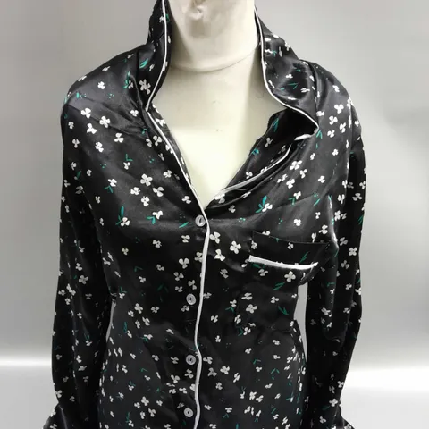 APPROXIMATELY 10 ASSORTED CLOTHING PRODUCTS IN ASSORTED STYLES & SIZES TO INCLUDE SHIRTS, DRESSES ETC