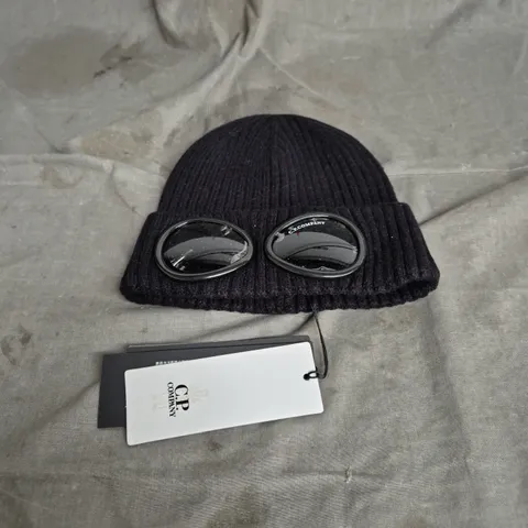 CP COMPANY EXTRAFINE MERINO WOOL KNIT CAP IN BLACK ONE SIZE