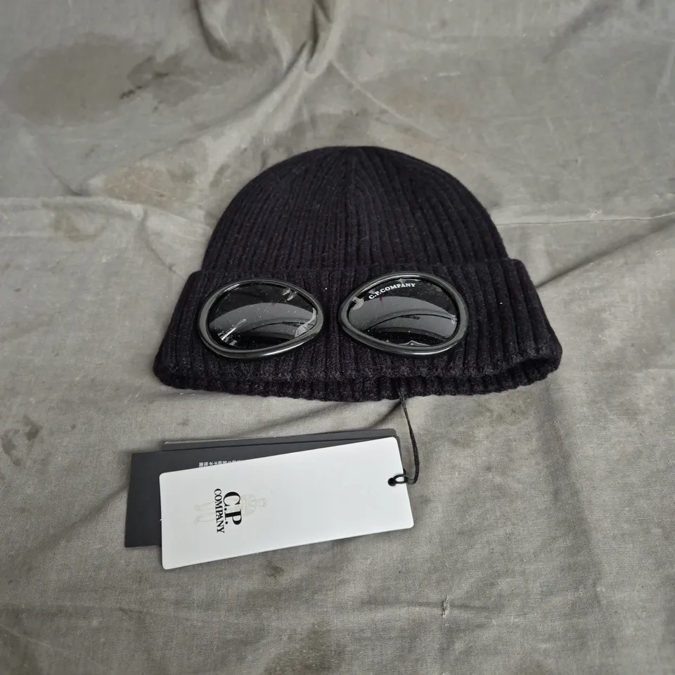 CP COMPANY EXTRAFINE MERINO WOOL KNIT CAP IN BLACK ONE SIZE 