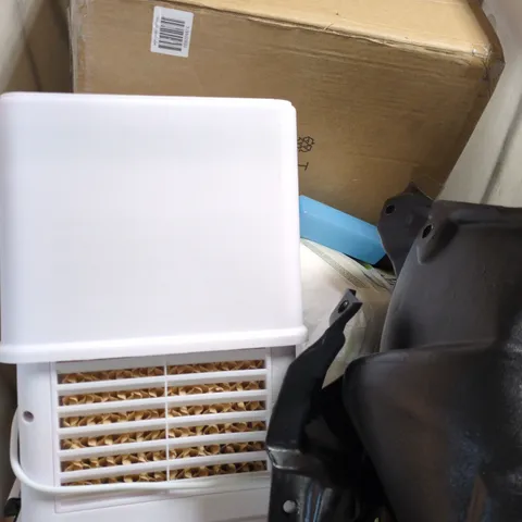 CRATE OF LARGE ASSORTED ITEMS INCLUDING LAMP, BATHROOM SET, AIR DIFFUSER ETC.