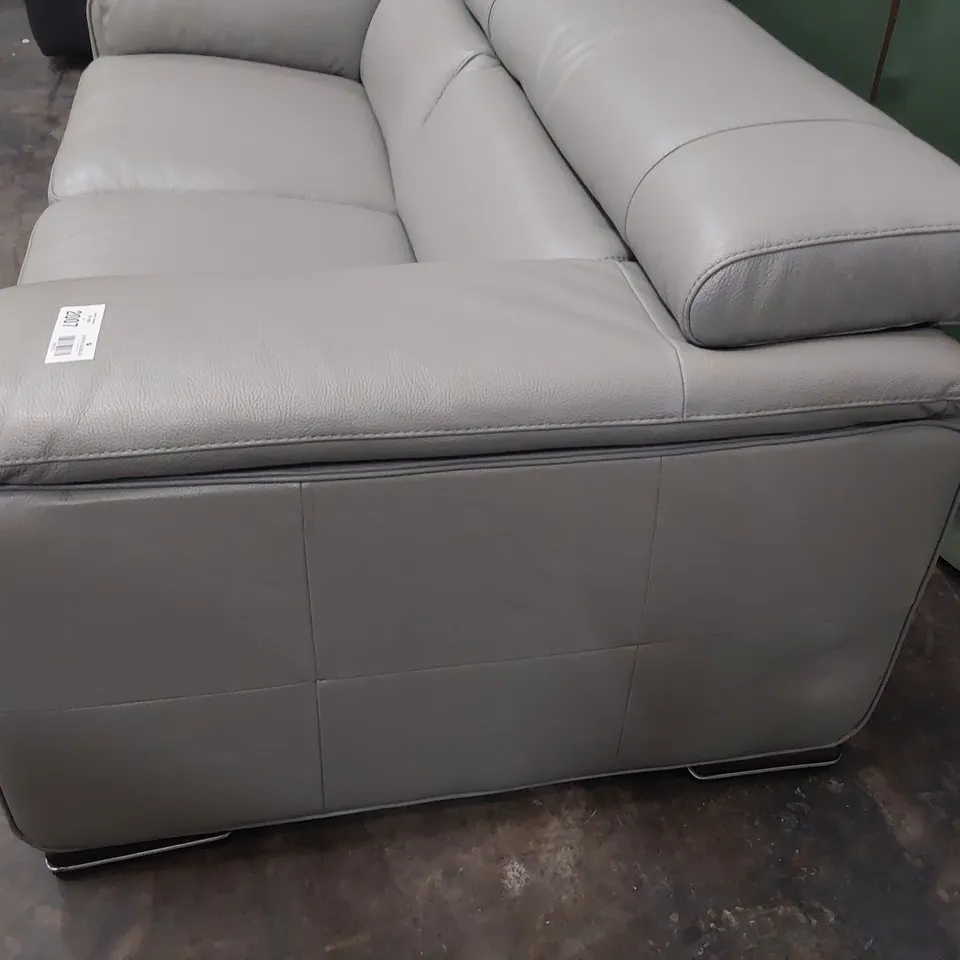 QUALITY ITALIAN DESIGNER MELO LOVESEAT/ TWO SEATER SOFA WITH ADJUSTABLE HEADRESTS LIGHT GREY LEATHER 