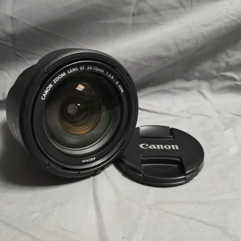 CANON EF 24-70MM F/2.8L USM ZOOM LENS – HOOD EW-88C + FRONT CAP
