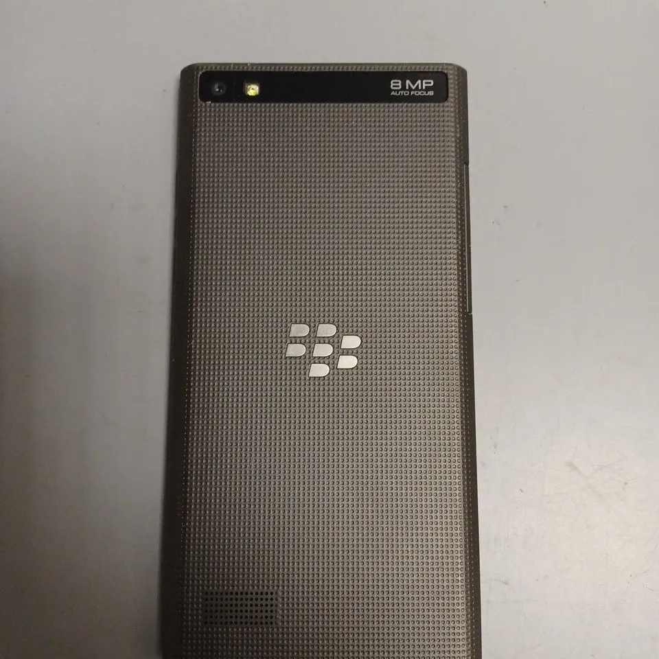 BLACKBERRY 79FB SMARTPHONE 