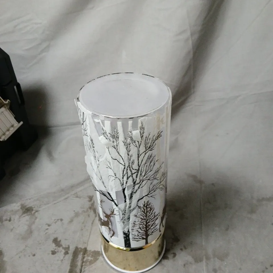 BOX OF APPROXIMATELY 6 ASSORTED ITEMS INCLUDING PLASTIC TOOL BOX AND MY HOME LIGHT 