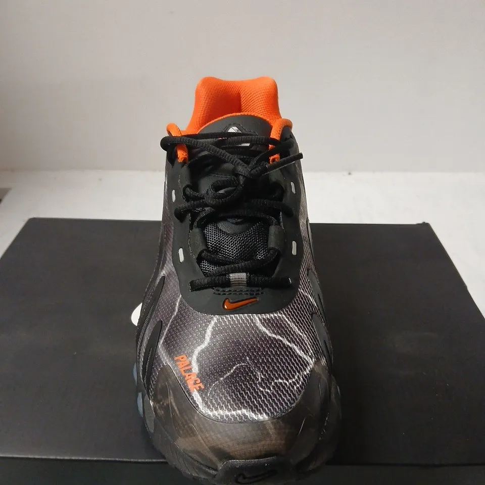 BOXED PAIR OF NIKE AIR MAX X PALACE DN8 SP SNEAKERS – BLACK/ORANGE, UK 8