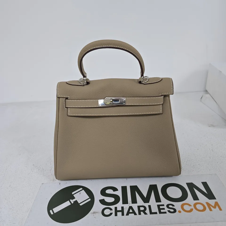 VALISSIÈRE BEIGE LEATHER HANDBAG WITH TOP HANDLE