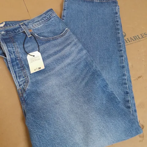 LEVI RIBCAGE STRAIGHT ANKLE JEANS SIZE 32 X 29