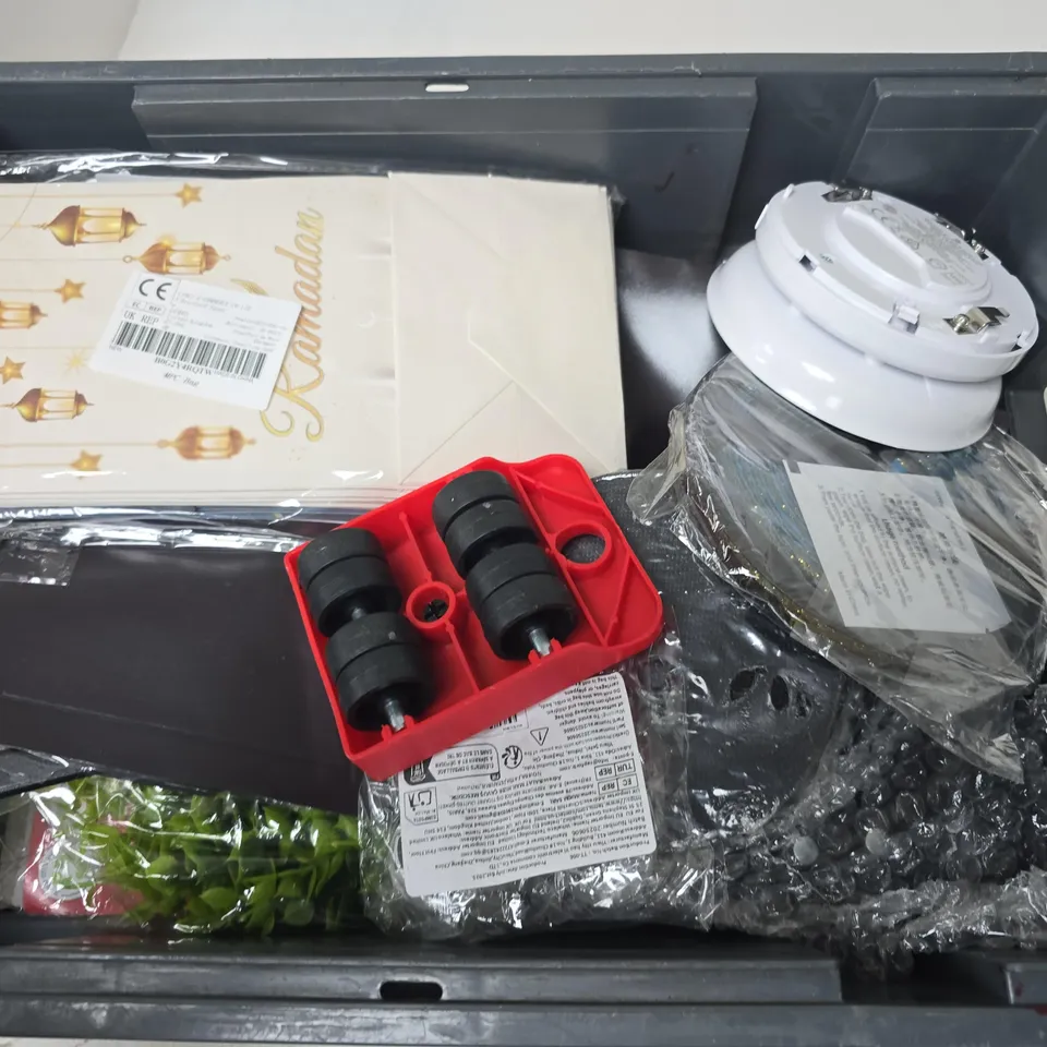 APPROXIMATELY 12 ASSORTED HOUSEHOLD ITEMS TO INCLUDE CISIVIS CUTTING WHEEL, MINI SILENCING FIXER, STAEDTLER PENCILS, ETC