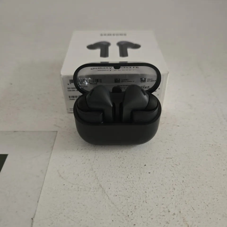 SAMSUNG GALAXY BUDS3 FE BOXED