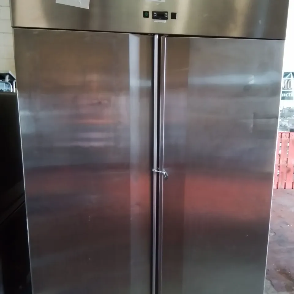 COMMERCIAL DOUBLE DOOR FRIDGE