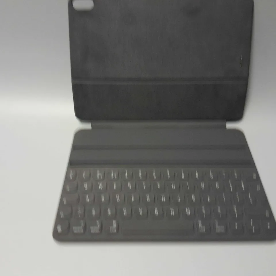 BOXED APPLE IPAD PRO SMART KEYBOARD FOLIO CASE