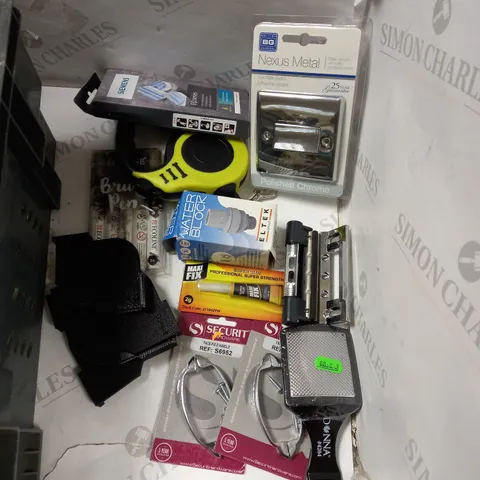ASSORTED HOUSEHOLD ITEMS 