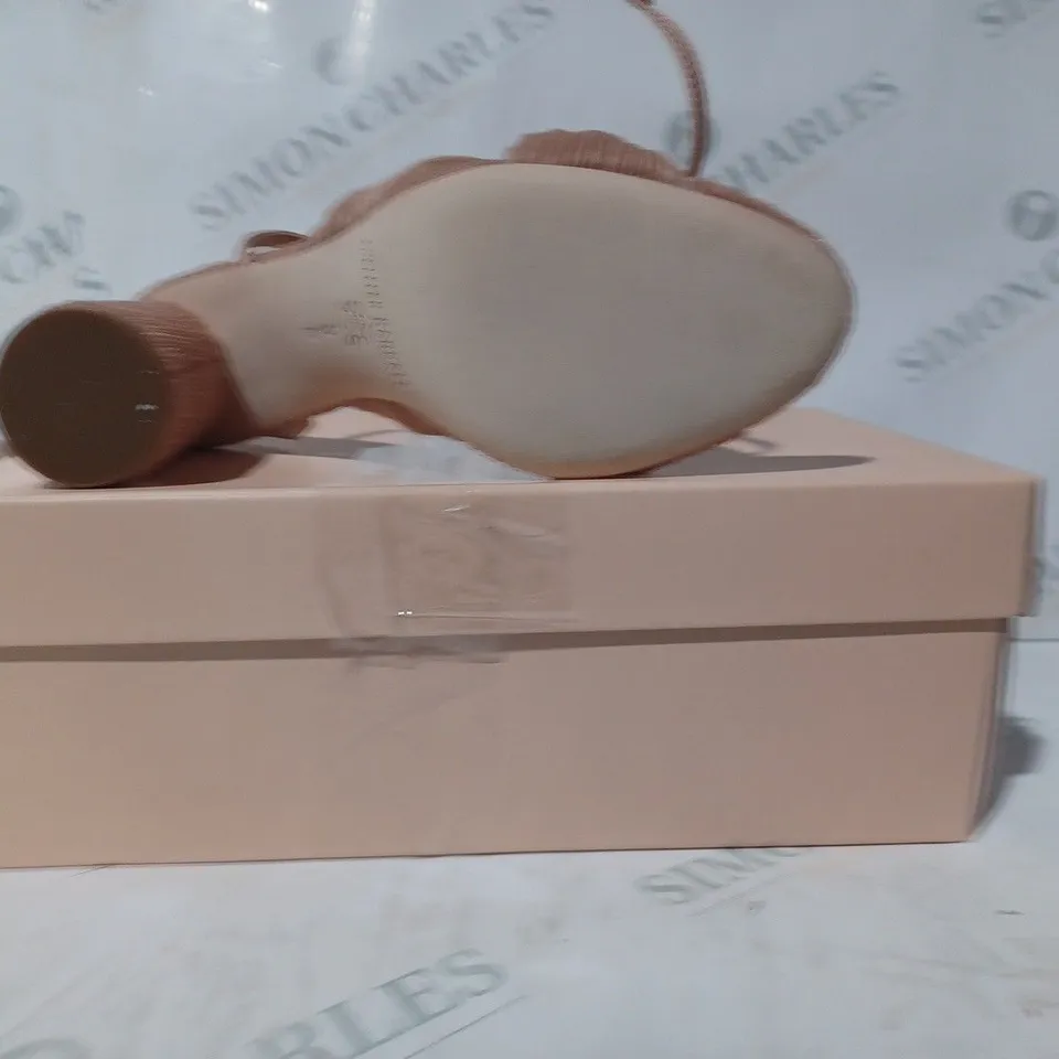 BOXED PAIR OF LOEFFLER RANDALL OPEN TOE SANDALS IN NUDE COLOUR SIZE 9