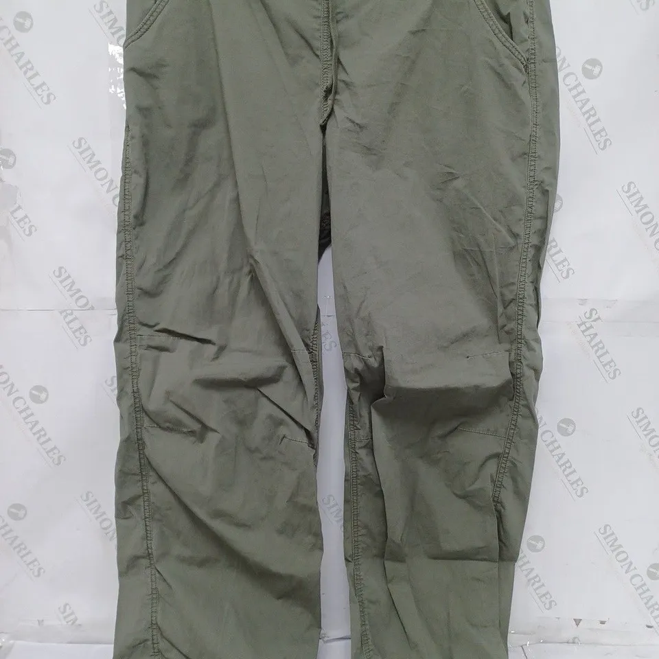 HOLLISTER ULTRA HIGH-RISE BAGGY PANTS IN KHAKI - XL