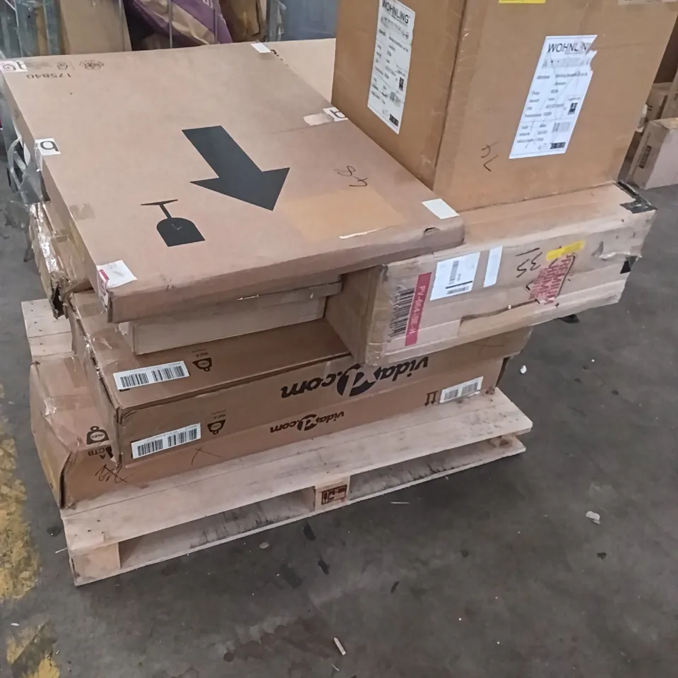 PALLET OF ASSORTED FURNITURE ITEMS