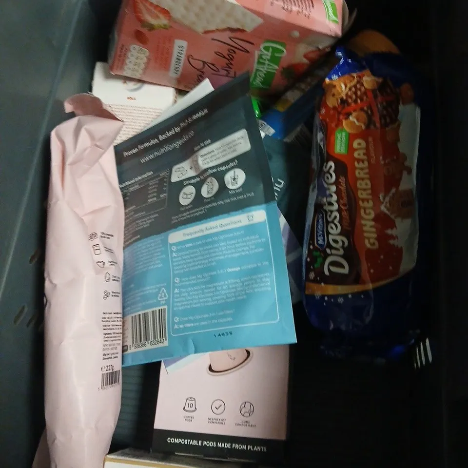 APPROXIMATELY 12 ASSORTED FOOD ITEMS INCLUDING SIMPLY LUXURY WHITE CHOCOLATE TOPPING SAUCE , HELLMANNS MAYONNAISE AND BARR GINGER BEER 