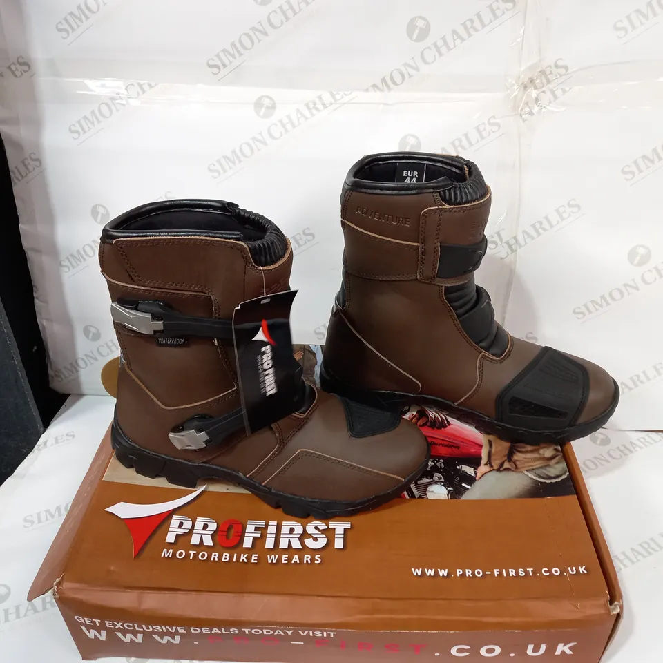 BOXED PAIR OF PRO FIRST BROWN/BLACK MOTORCYCLE BOOTS SIZE 10