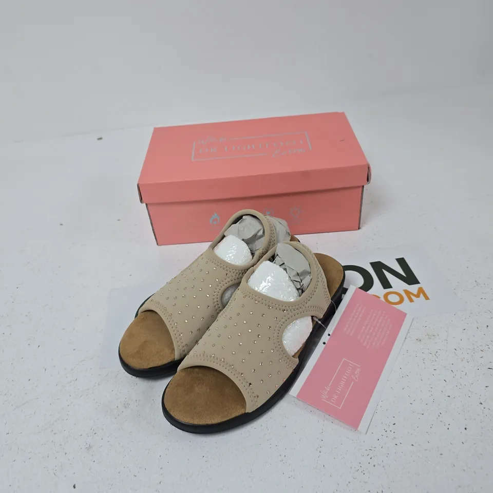 DR LIGHTFOOT WIDE FIT SANDALS – TAUPE, UK 4