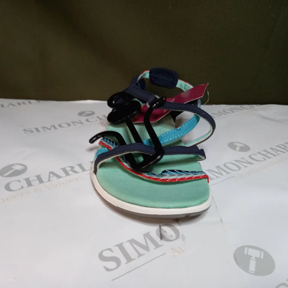 REGATTA LADY SANTA ROMA SANDALS SIZE 6