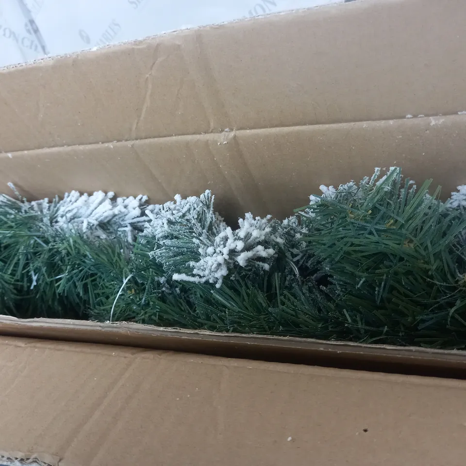 BOXED 9FT PRELIT EMPEROR FLOCKED GARLAND (1 BOX) RRP £44.99