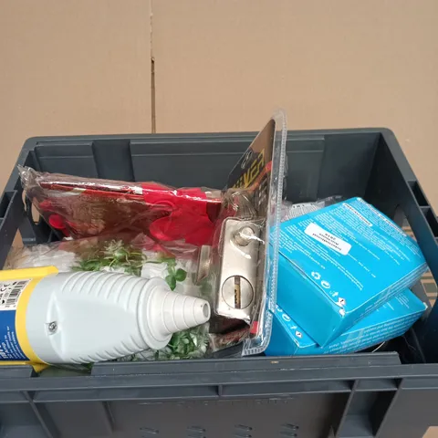 TOTE OF APPROXIMATELY 10 ASSORTED ITEMS INCLUDING FAITHFUL QUALITY TOOLS 110V SOCKET, RIVER HIGH QUALITY RECTANGLE HORIZONTAL BEAM STEEL LOCK AND TIEPETLY MOULD REMOVER GEL