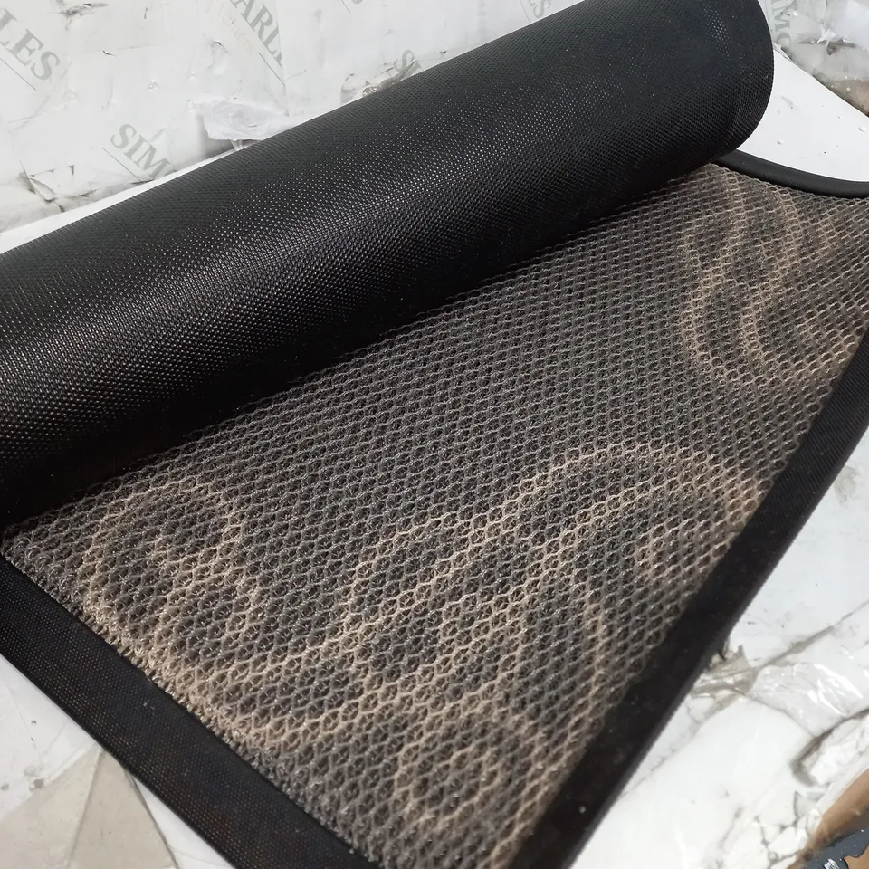 LARGE DOOR MAT BROWN SCROLL