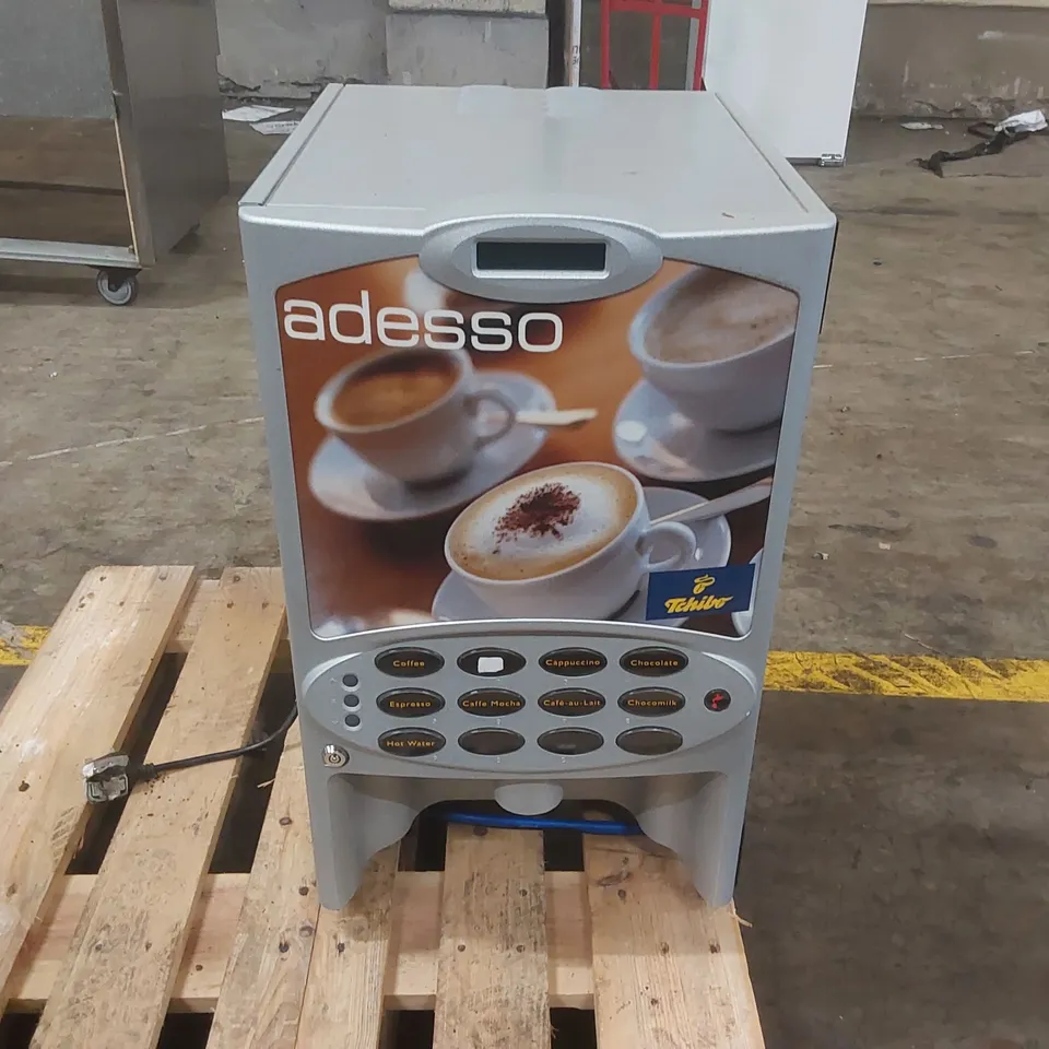 ADESSO COMMERCIAL COFFEE VENDING MACHINE