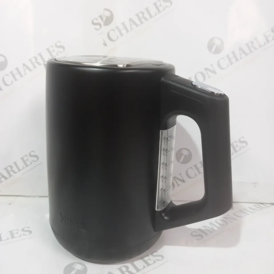 BOXED OUTLET NINJA PERFECT TEMPERATURE KETTLE KT200UK