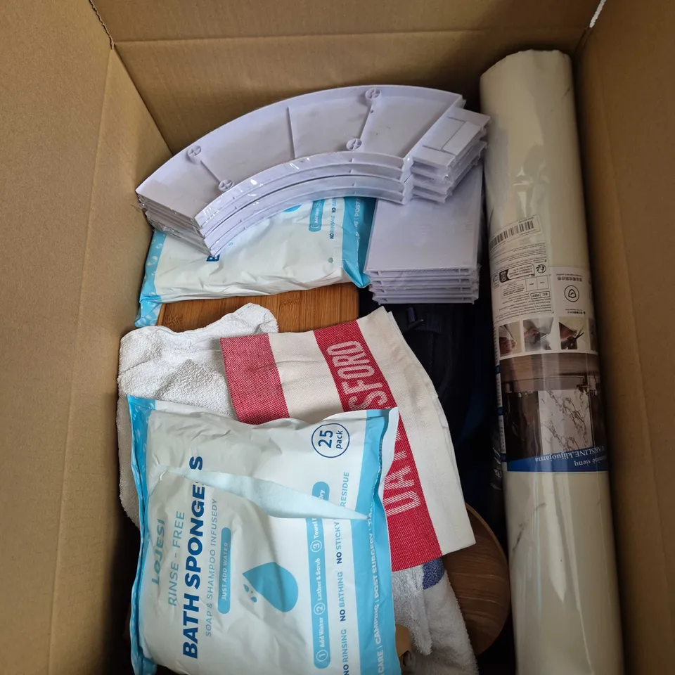 BOX OF APPROXIMATELY 15 ASSORTED ITEMS INCLUDING THICK STONE LOOK FABRIC, A DAYLESFORD TEA TOWEL AND A SVANTEK BAG