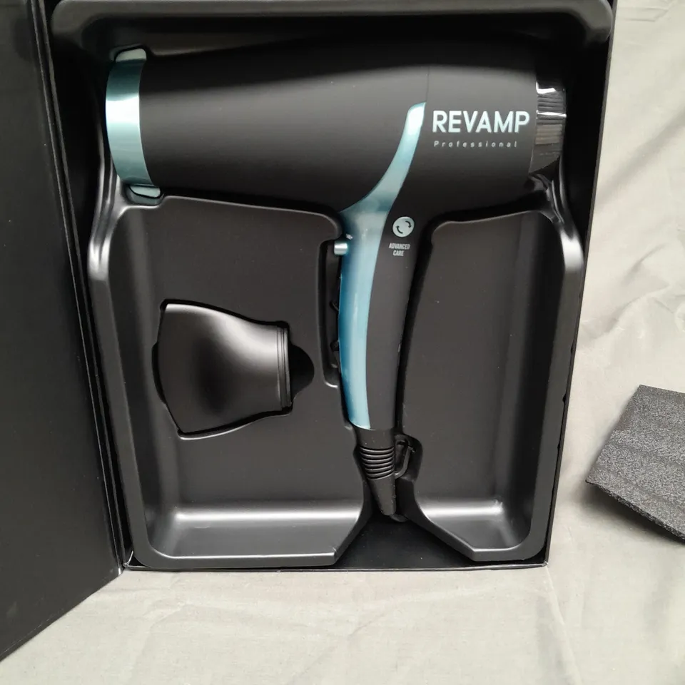 BOXED REVAMP PROGLOSS 4000 ADVANCED HAIRDRYER