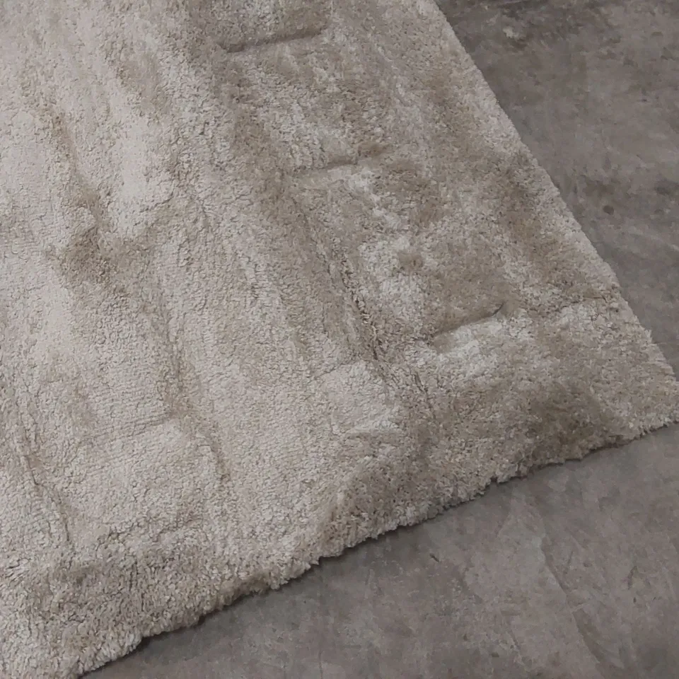 QUALITY DESIGNER AREA RUG - APPROXIMATELY 225 x 156cm