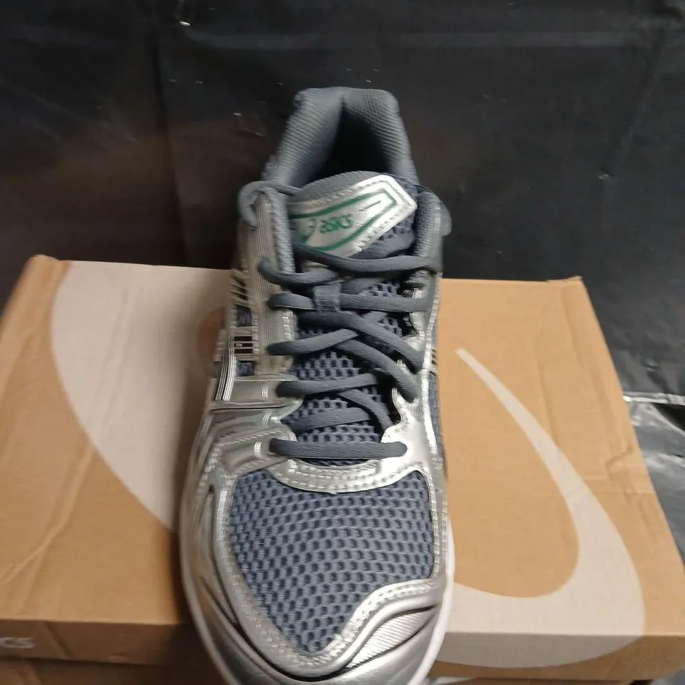 BOXED PAIR OF ASICS RUNNING SHOES – UK SIZE 8.5