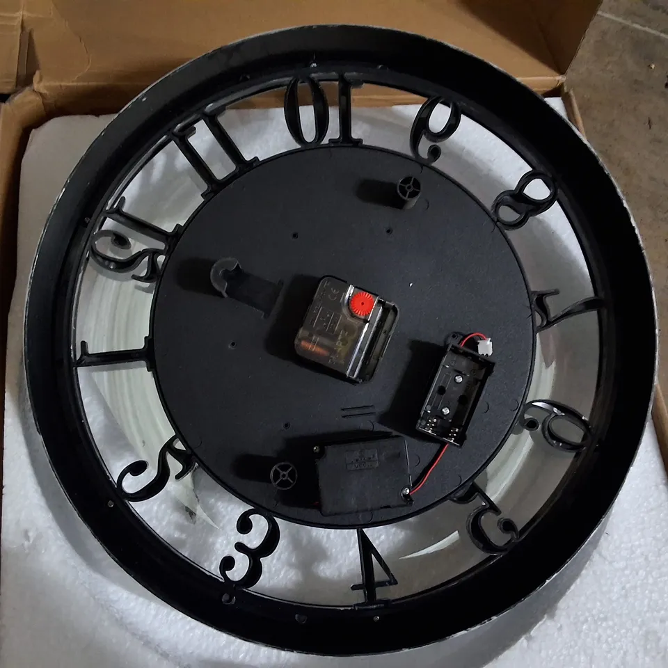 COG THEMED WALL CLOCK IN SILVER