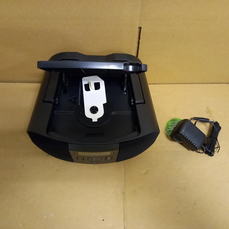 CD BOOMBOX-FM RADIO 3.5MM SOCKET