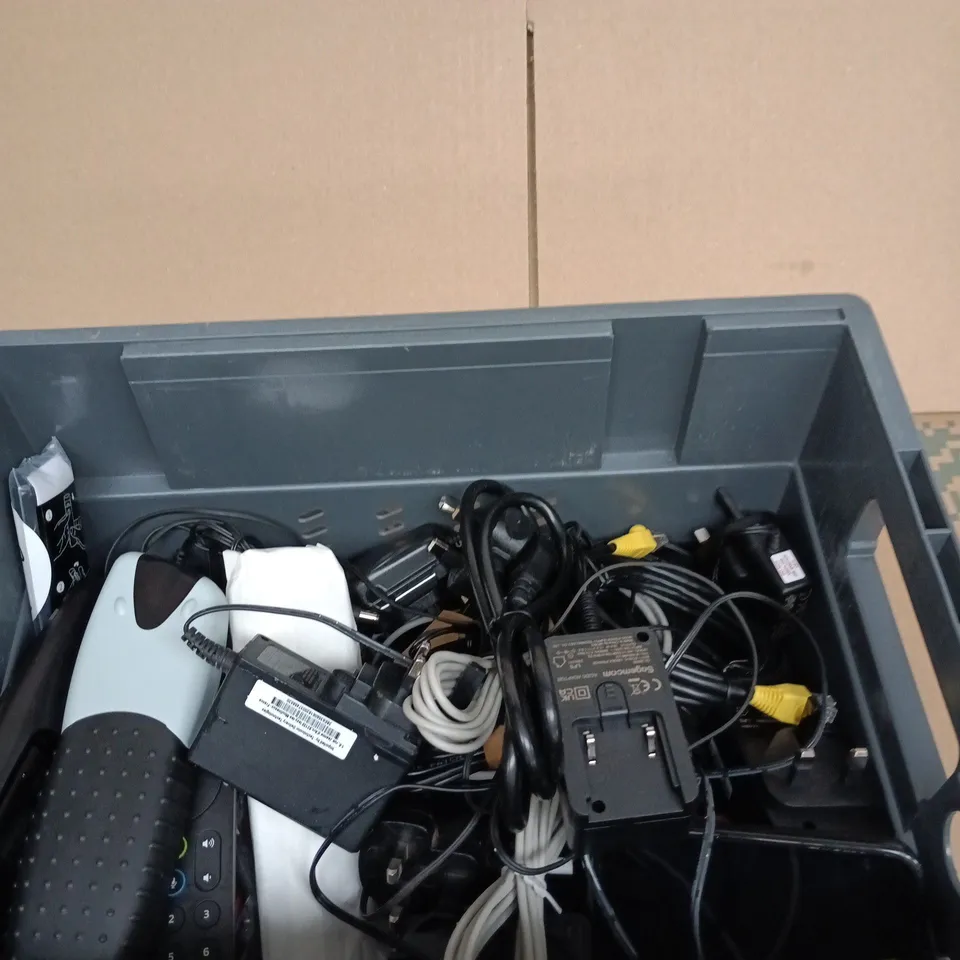 BOX OF APPROXIMATELY 10 ASSORTED ELECTRICAL ITEMS INCLUDING SKY TV REMOTE, ETHERNET CABLE AND A COMPUTER MOUSE