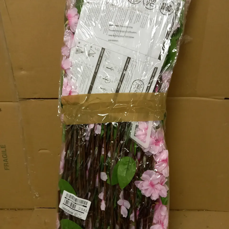 50 LED SOLAR IN-LIT PINK BLOSSOM TRELLS  RRP £44.99