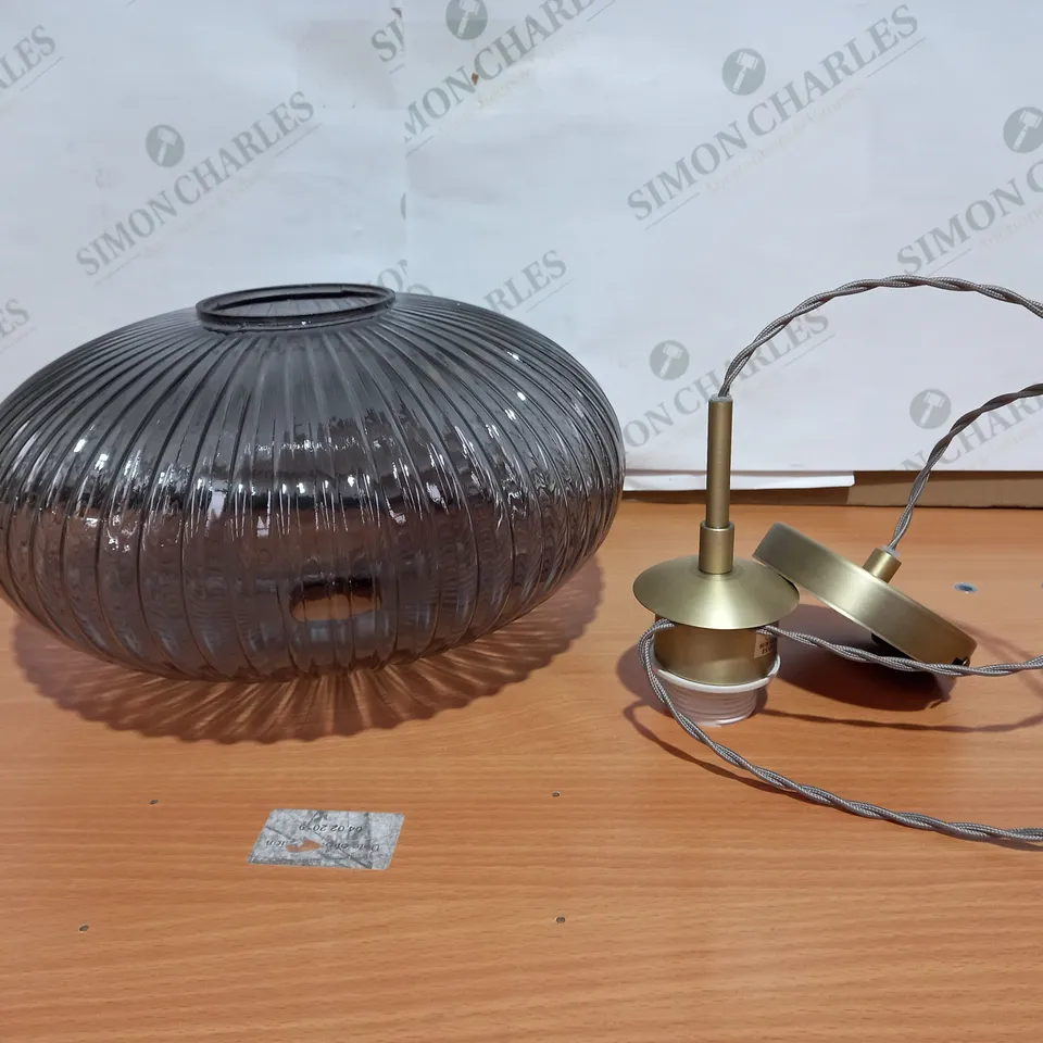 DAR 1 LIGHT PENDANT SMOKED BRASS DETAIL