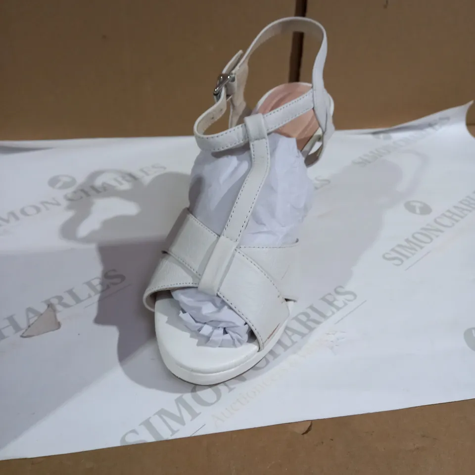 RUTH LANGSFORD WHITE HIGH HEELS SIZE 7