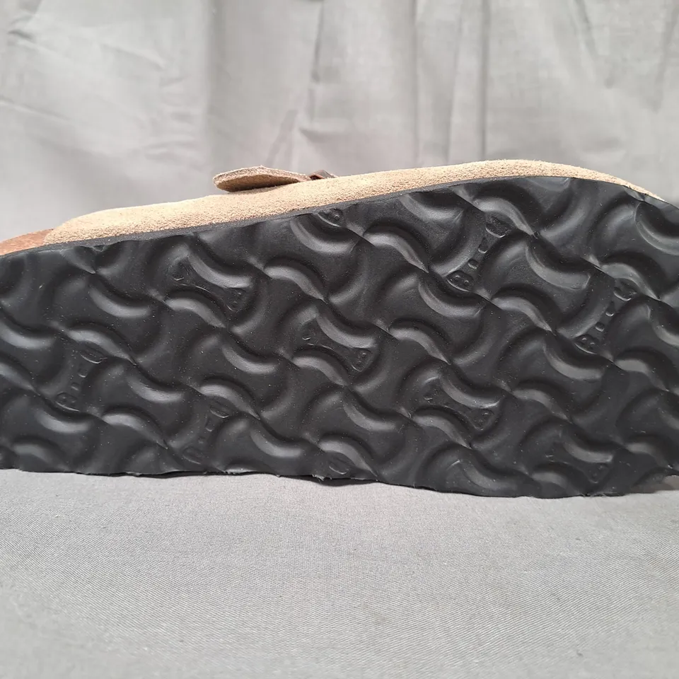 BOXED PAIR OF BOSTON BS SHOES IN TAUPE EU SIZE 36