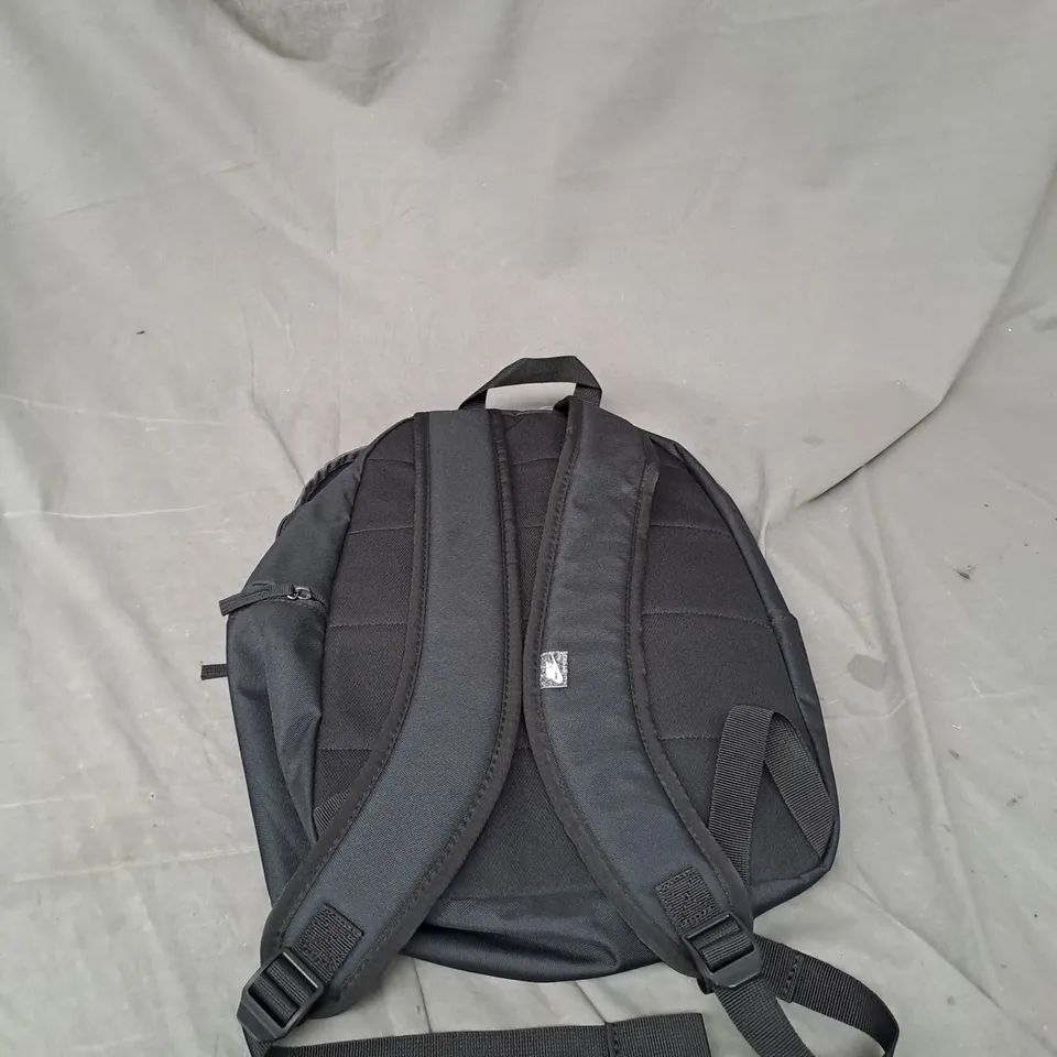 NIKE HERITAGE BACKPACK IN BLACK