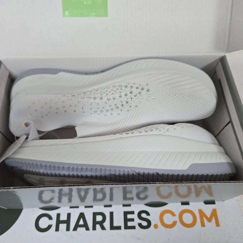 URBAN JACKS NEGRONI WHITE TRAINERS – UK 6 (BOXED)