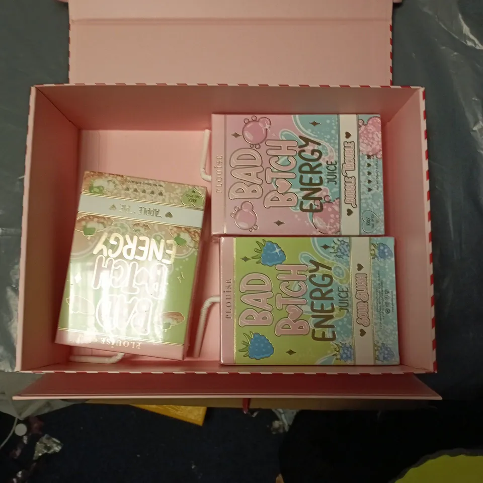 PLOUISE PINK GIFT BOX WITH BOW –