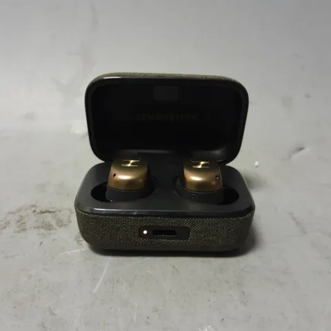 BOXED SENNHEISER MOMENTUM TRUE WIRELESS 4 