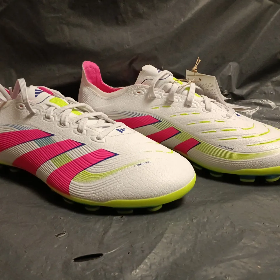 PAIR OF ADIDAS PREDATOR LEAGUE 2G FOOTBALL BOOTS IN WHITE/MULTI SIZE UK 9