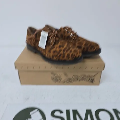 BROWN LEOPARD PRINT TRAINERS – UK 6
