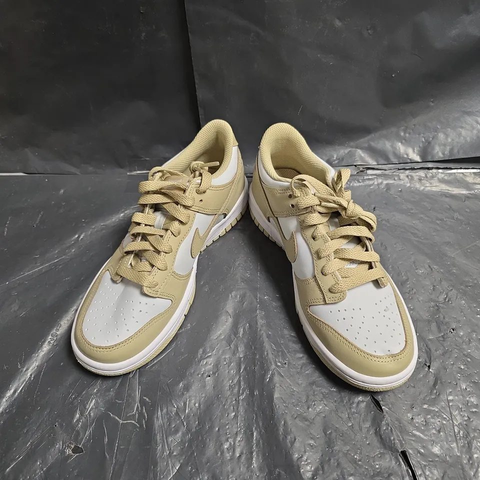NIKE DUNK LOW TRAINERS IN DESERT KHAKI/PURE PLATINUM SIZE UK 4