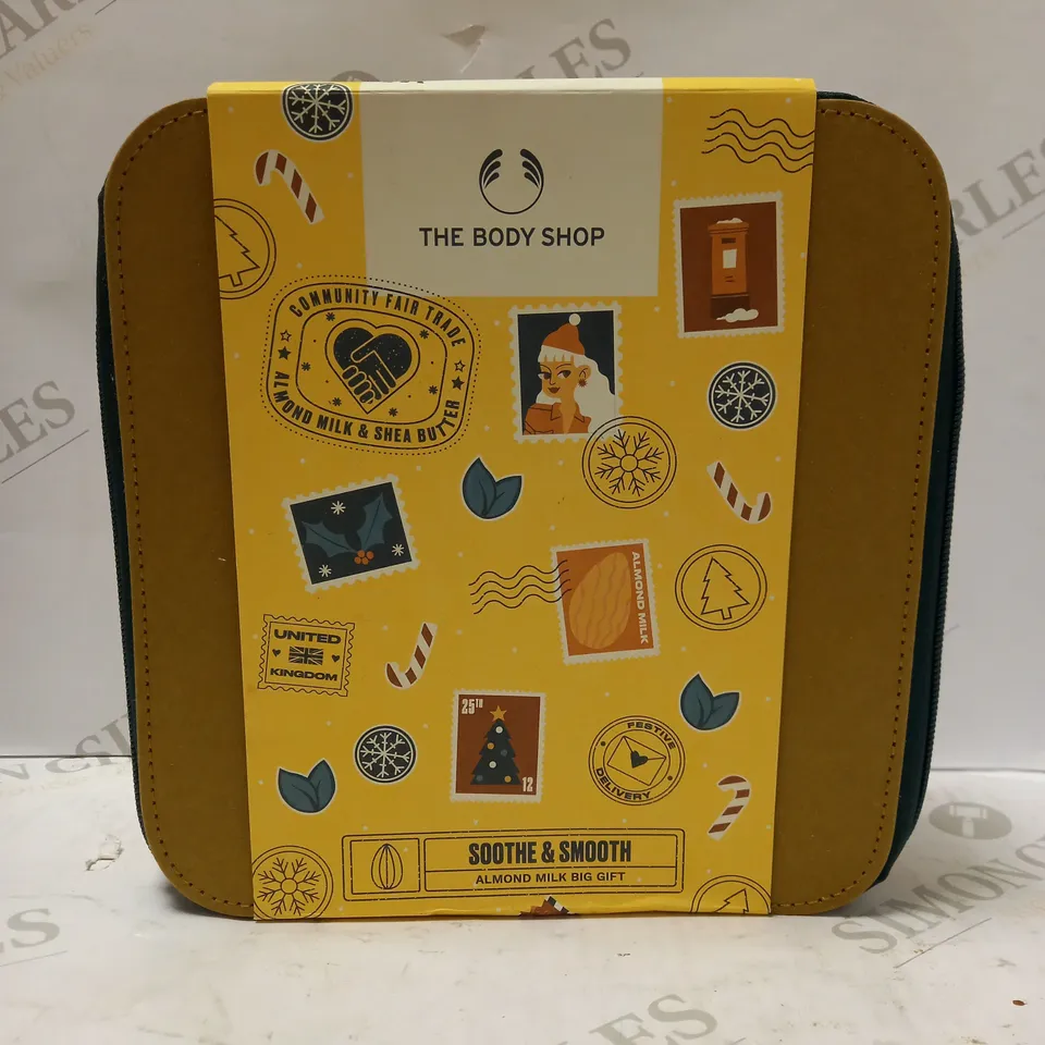THE BODY SHOP SOOTHE & SMOOTH ALMOND MILK BIG GIFTSET 
