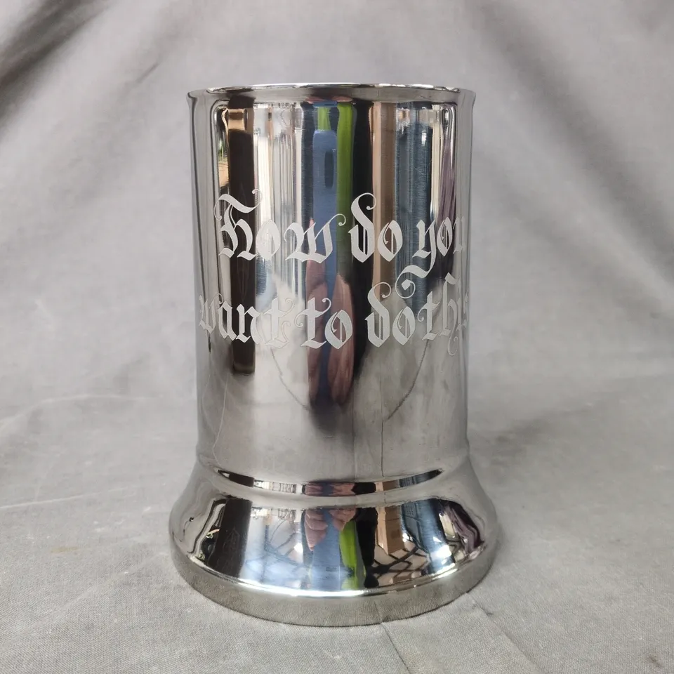 BOXED CRITICAL ROLL HOW DO YOU WANT TO DO THIS BEER TANKARD
