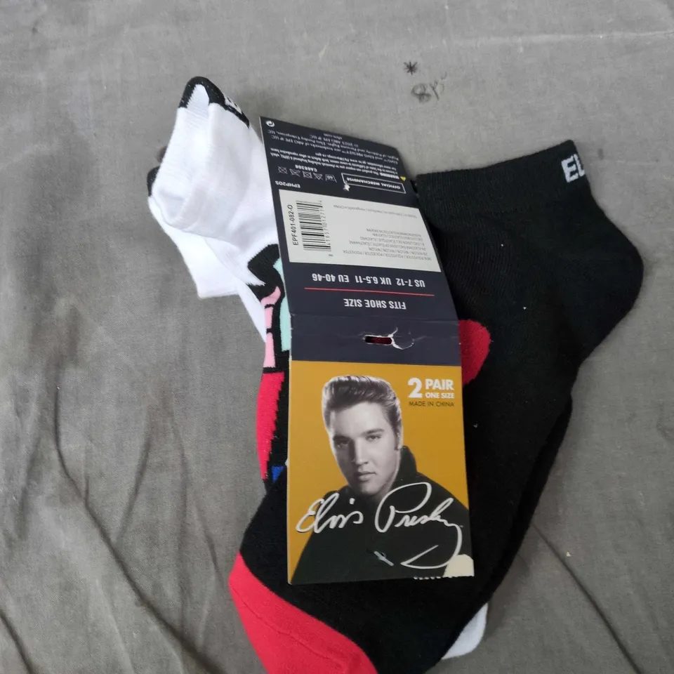 BOX OF APPROXIMATELY 25 ASSORTED CLOTHING ITEMS TO INCLUDE: ELVIS SOCKS AND NUZZLES SOCKS