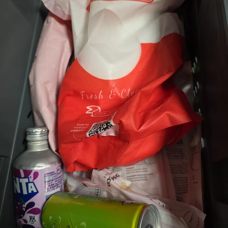 APPROXIMATELY 10 ASSORTED FOOD ITEMS INCLUDING PROSECCO GUMMIES , MORRISONS THE BEST ORANGE DARK CHOCLATE HIPP BABY FOOD 